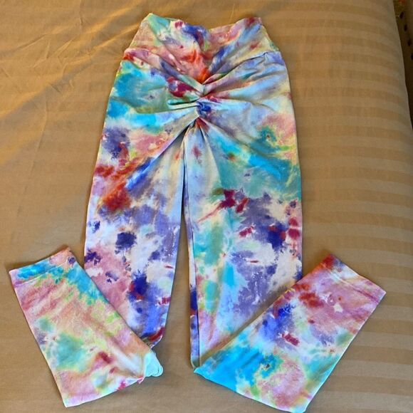 Shape Up Fitness Wear New High Waisted Legging with Rear Detail in Pastel Print. - Picture 5 of 7